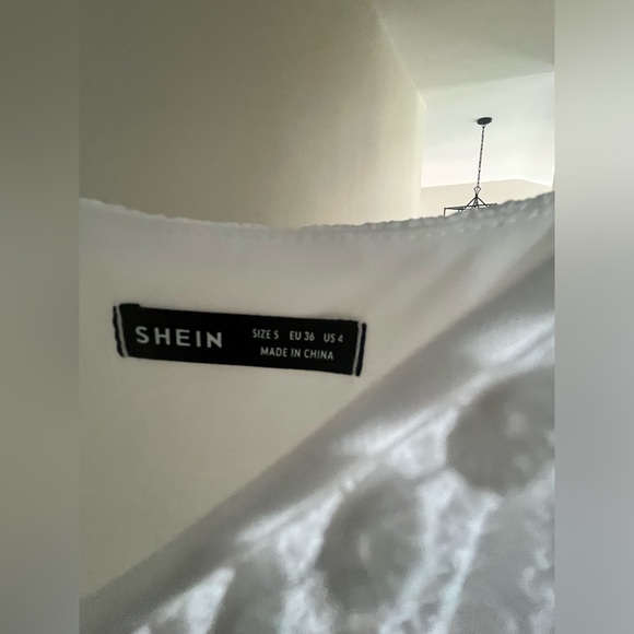 WHITE DRESS SIZE 4 US - Picture 5 of 5